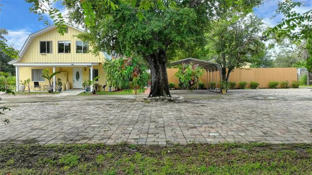 2 of 37 - 123 Riverbend Drive, LaBelle, FL