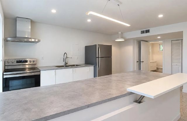 5 of 23 - 1385 Ne 105th Street, Miami Shores, FL