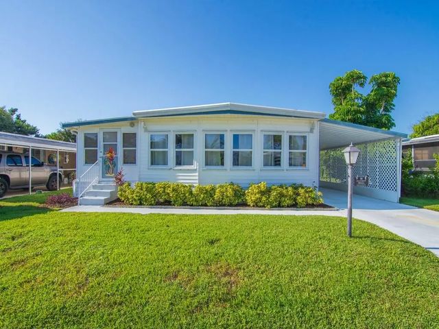 58 Village Lane, Jensen Beach