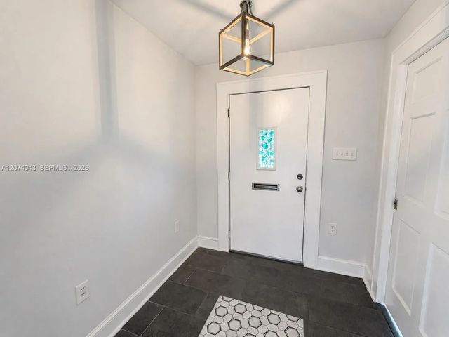 3 of 21 - 747 West Street, Jacksonville, FL