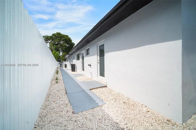 4 of 26 - 2388-2390 Ne 173rd Street, North Miami Beach, FL