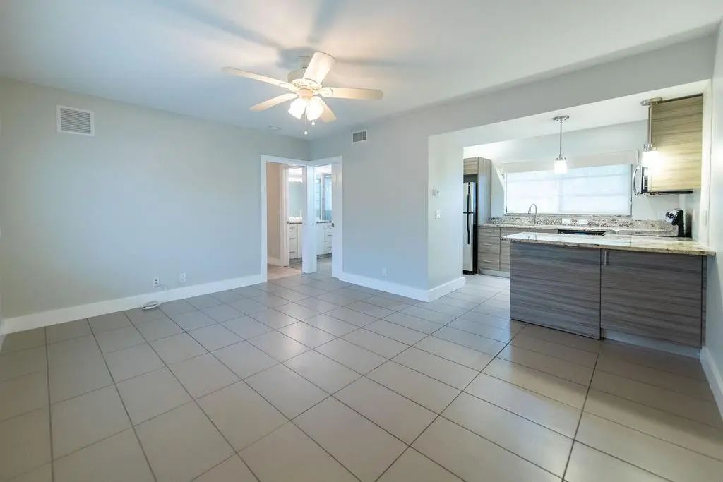 64 Isle Of Venice Drive #apt 22, Fort Lauderdale