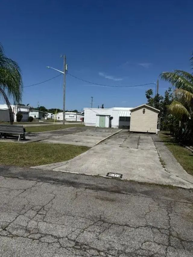 3 of 9 - 2023 St Lucie Blvd, Unit 30, Fort Pierce, FL