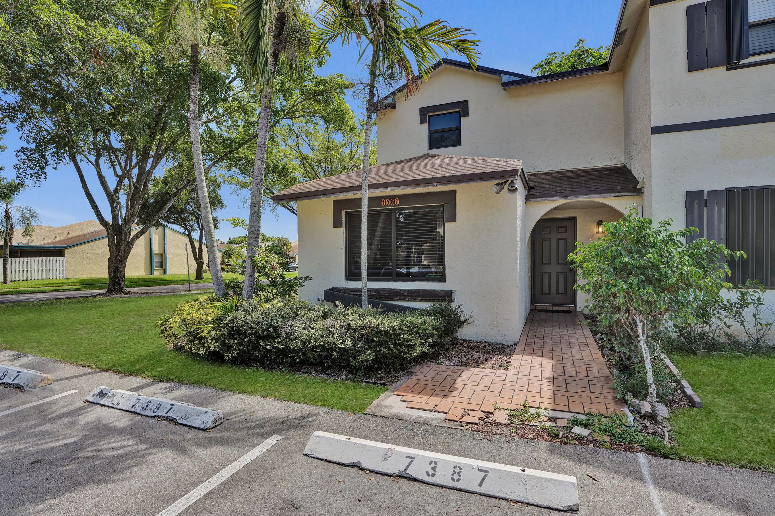 7387 Nw 34th Street, Lauderhill