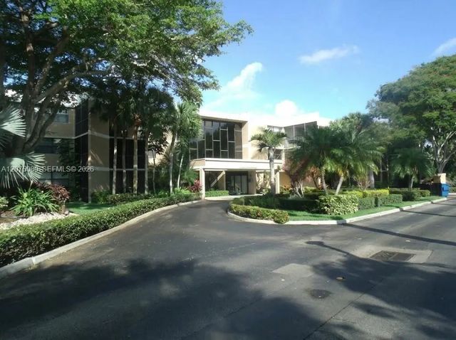 16500 Golf Club Road #104, Weston