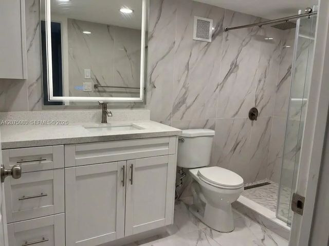 5 of 10 - 16500 Golf Club Road #104, Weston, FL
