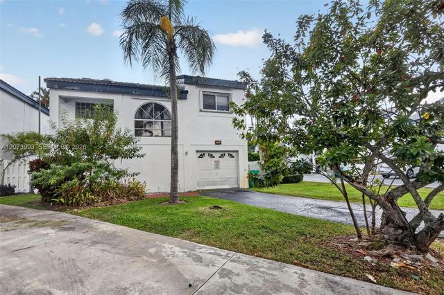 2 of 45 - 253 Ne 211th Terrace, Miami, FL