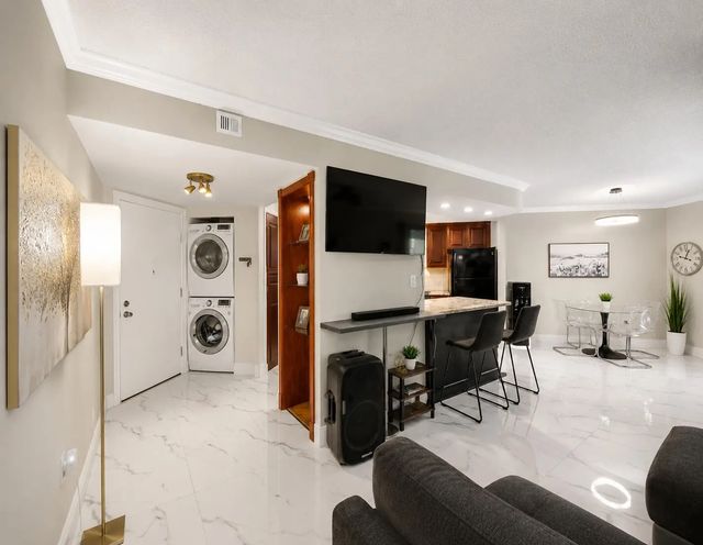 3 of 13 - 6855 W Broward Boulevard #201, Plantation, FL