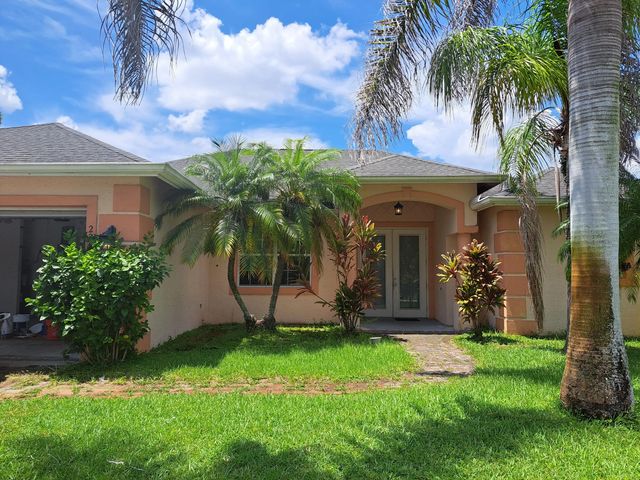 2262 Se Glover Street, Port St. Lucie