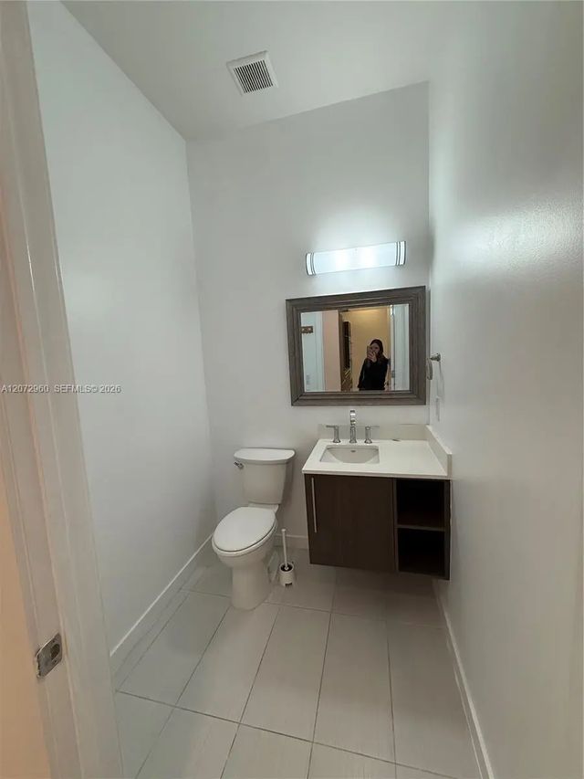 2 of 9 - 7661 Nw 107th Avenue #813, Doral, FL