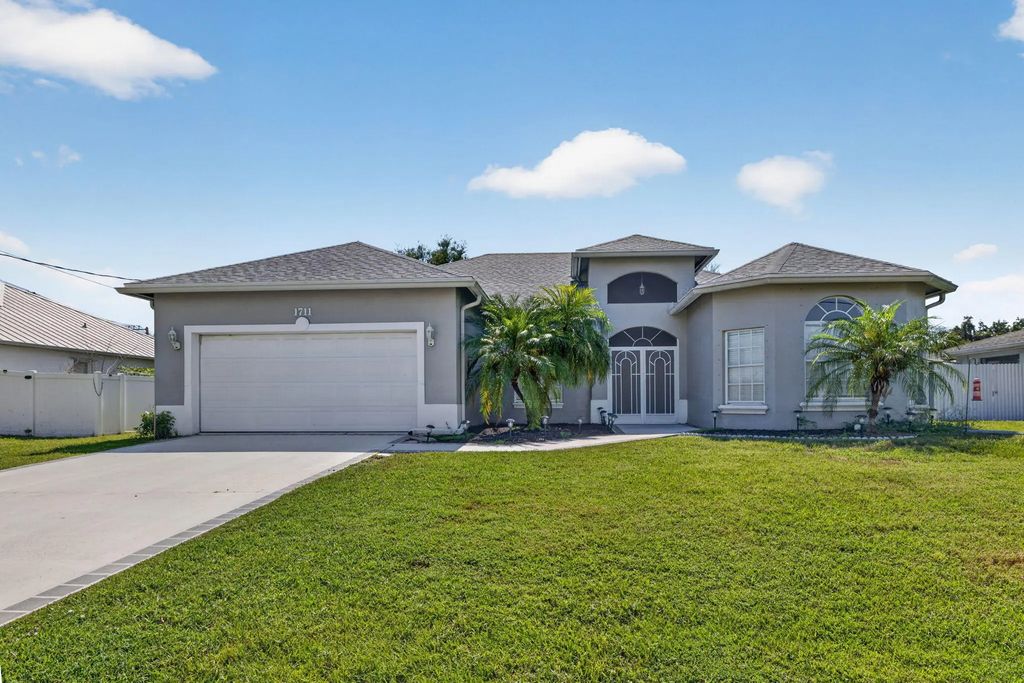 1711 Se Fairfield Street, Port St. Lucie