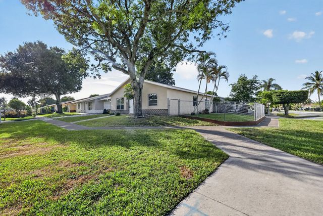 2 of 37 - 6198 Arcade Court, Lake Worth, FL