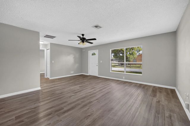 5 of 37 - 6198 Arcade Court, Lake Worth, FL