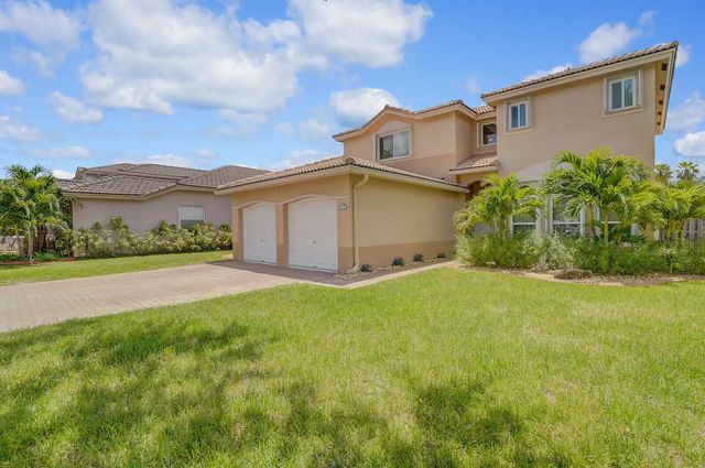 317 E Garden Cove Circle, Davie