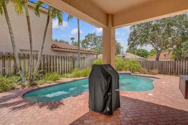 4 of 41 - 317 E Garden Cove Circle, Davie, FL