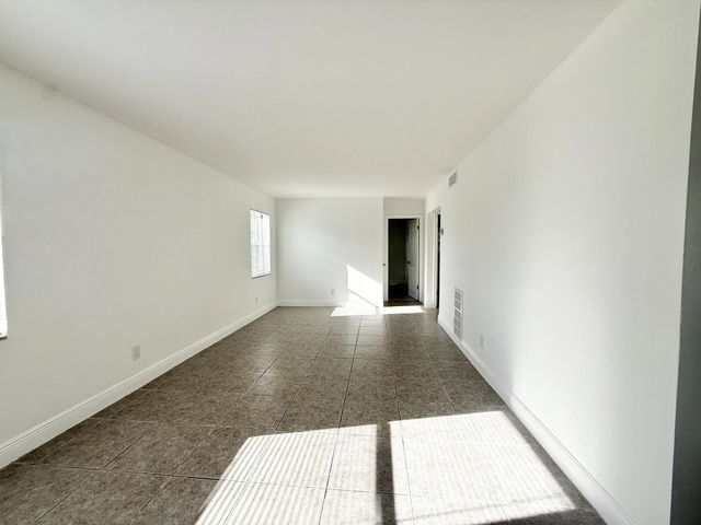 4 of 69 - 906 Foresteria  Drive, Lake Park, FL