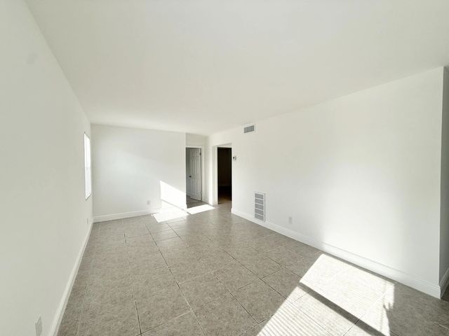 5 of 69 - 906 Foresteria  Drive, Lake Park, FL