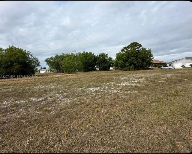 2 of 5 - 806 Skyline, Cape Coral, FL