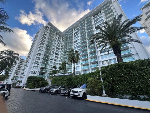 5 of 18 - 1000 West Avenue #215, Miami Beach, FL