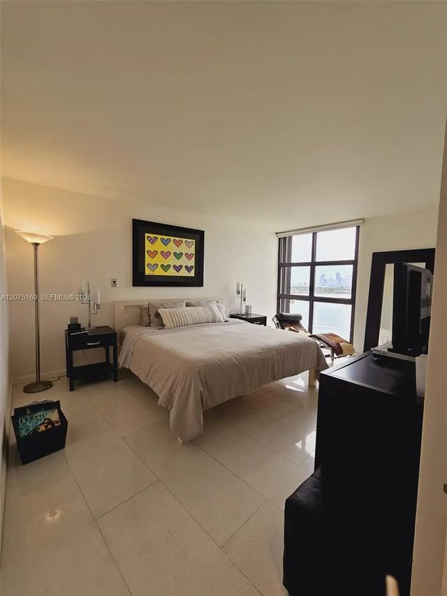 4 of 57 - 9 Island Avenue #1806, Miami Beach, FL