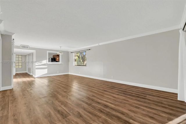 4 of 42 - 402 Lakeview Drive #201, Weston, FL