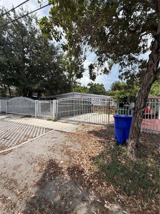 2 of 5 - 1345 Nw 25th Street, Miami, FL