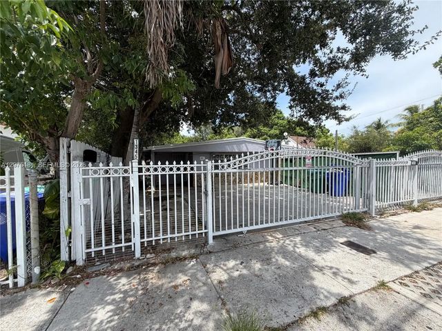 4 of 5 - 1345 Nw 25th Street, Miami, FL