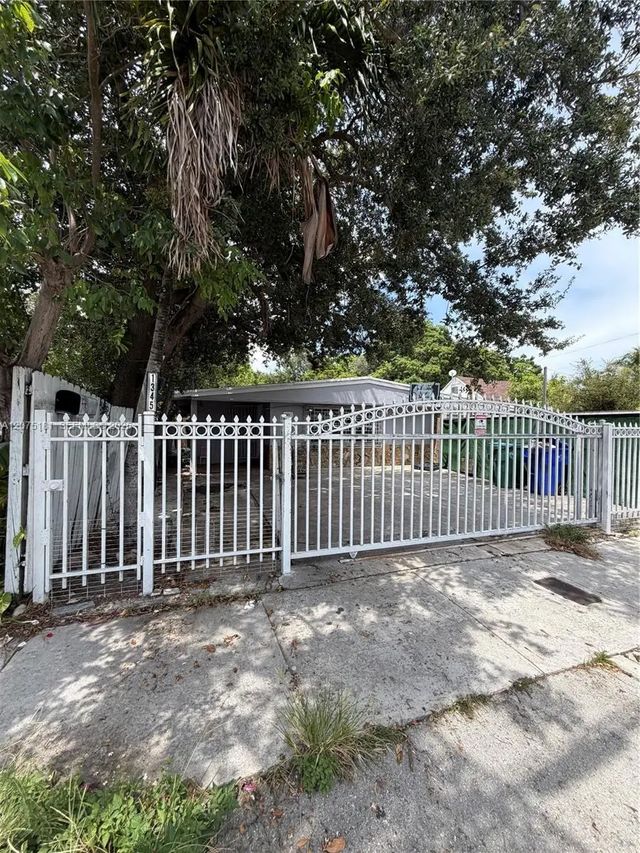 5 of 5 - 1345 Nw 25th Street, Miami, FL