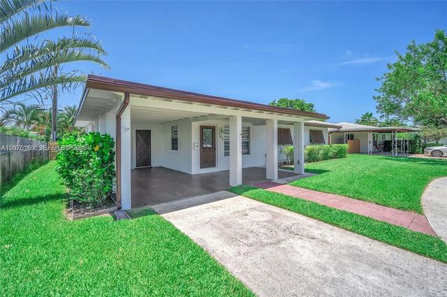 5 of 37 - 741 Ne 8th Street, Pompano Beach, FL