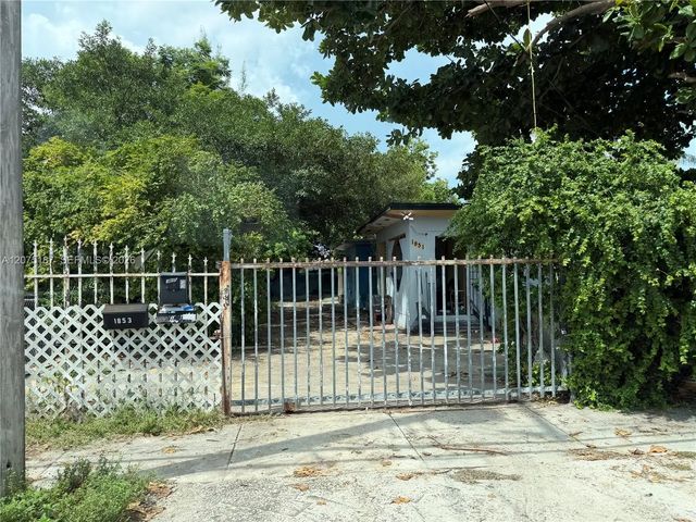 2 of 3 - 1851 Nw 34th Street, Miami, FL