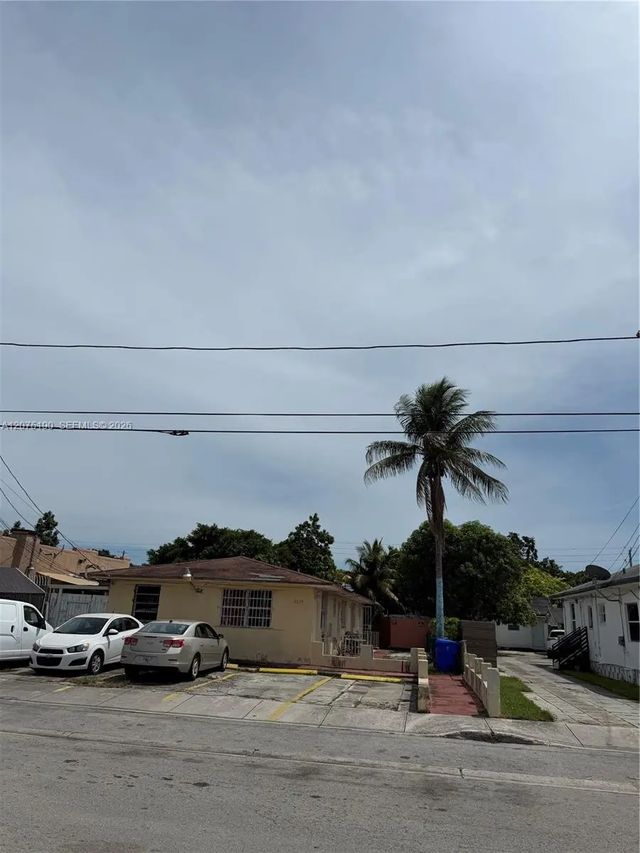 2124 Nw 27th Street, Miami