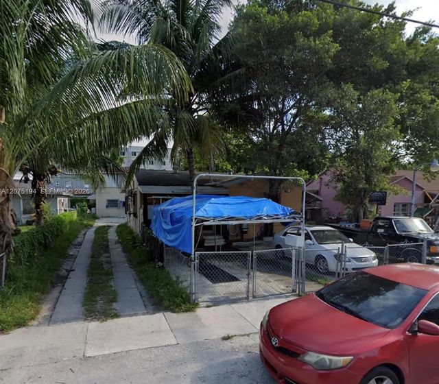 2283 Nw 35th Street, Miami