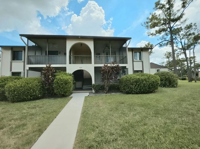 334 Knotty Pine Circle #d-2, Greenacres