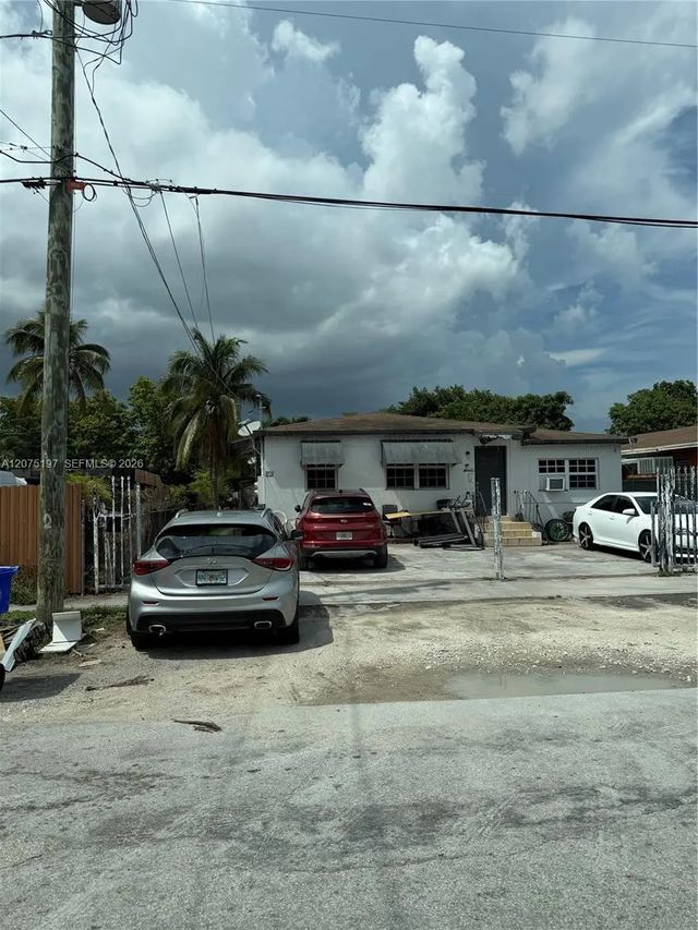 2651 Nw 33rd Street, Miami