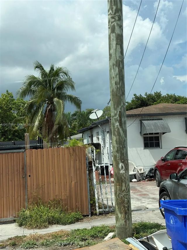 3 of 3 - 2651 Nw 33rd Street, Miami, FL