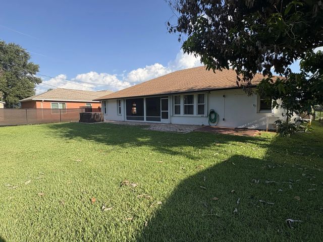 3 of 28 - 1863 Sw Janette Avenue, Port St. Lucie, FL