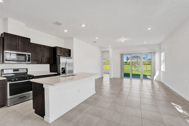 2 of 70 - 19668 Weathervane Way #19668, Loxahatchee, FL