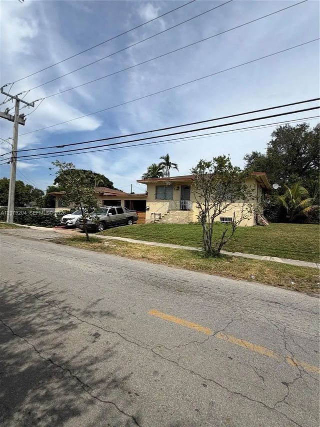 2 of 4 - 3231 Nw 19th Avenue, Miami, FL