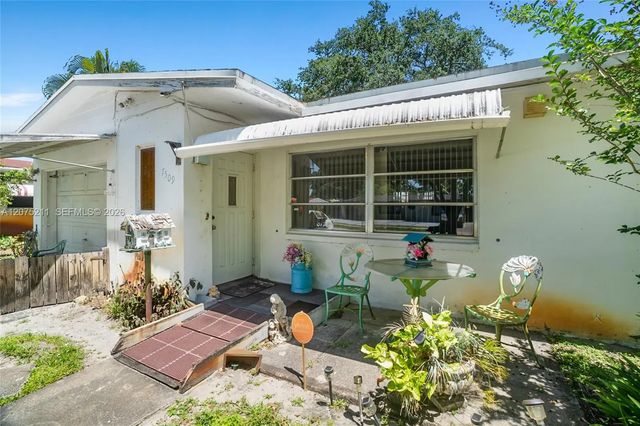 2 of 34 - 7509 Garfield Street, Hollywood, FL
