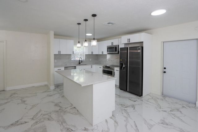 4 of 13 - 1830 Ne 2nd Lane Ne, Boynton Beach, FL