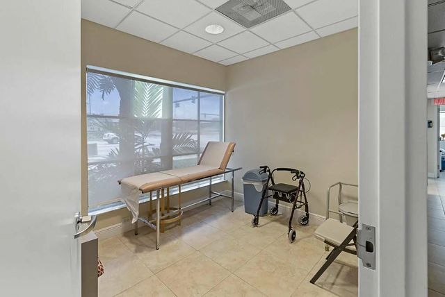 3 of 6 - 100 E Commercial Boulevard, Oakland Park, FL