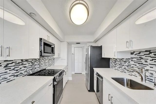 5 of 43 - 1000 St Charles Place #305, Pembroke Pines, FL