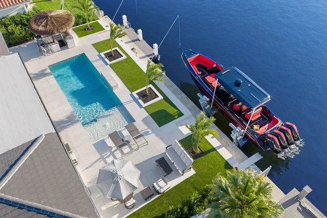5641 Bayview Drive, Fort Lauderdale