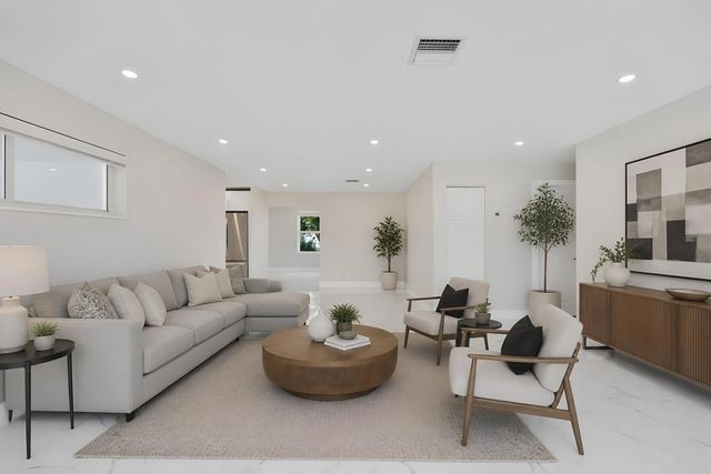 5 of 39 - 215 Evergreen Drive, West Palm Beach, FL