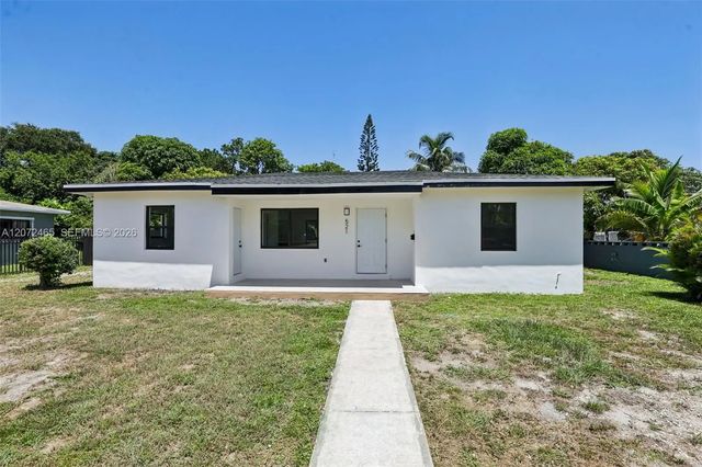 3 of 56 - 521 Nw 189th Terrace, Miami Gardens, FL