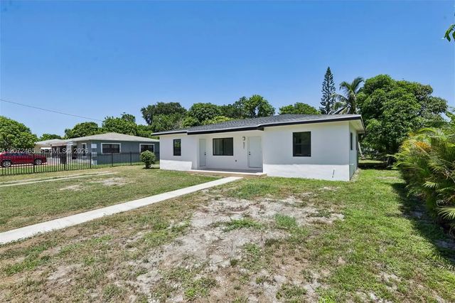 4 of 56 - 521 Nw 189th Terrace, Miami Gardens, FL