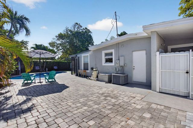 4 of 50 - 4520 Ne 15th Avenue, Pompano Beach, FL