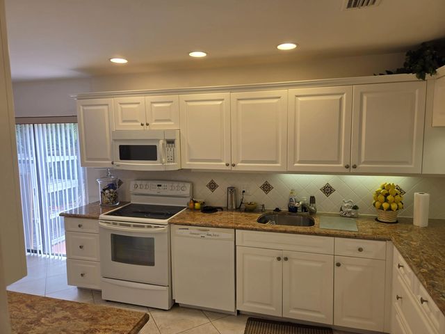 3 of 14 - 61 Eastgate Drive #a, Boynton Beach, FL