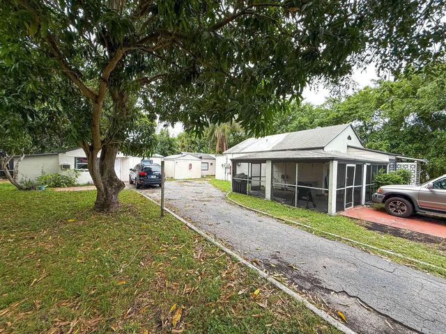 5 of 7 - 638 50th Street, West Palm Beach, FL