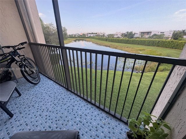 16471 Blatt Boulevard #203, Weston